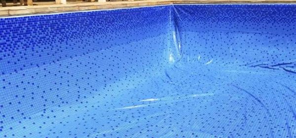 Signs a Pool Liner Replacement Should Move Up the List